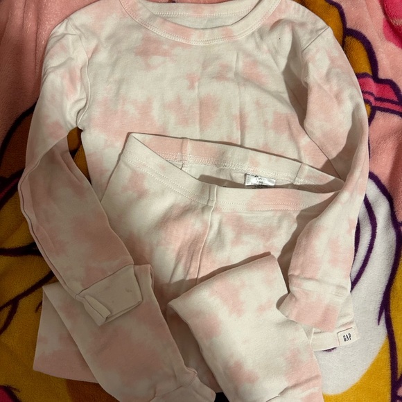 GAP toddler PJ’s - Picture 5 of 7